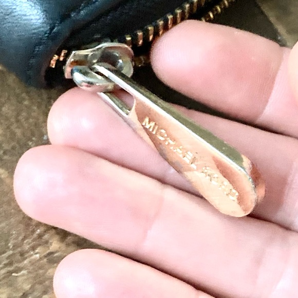 Michael Kors Black Gold Large Leather Wallet - Picture 15 of 16